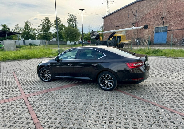 Skoda Superb cena 98500 przebieg: 98300, rok produkcji 2018 z Rybnik małe 106